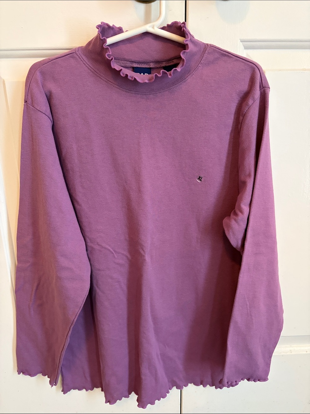Gap Long Sleeve Cotton Scalloped Neck Top-NWT